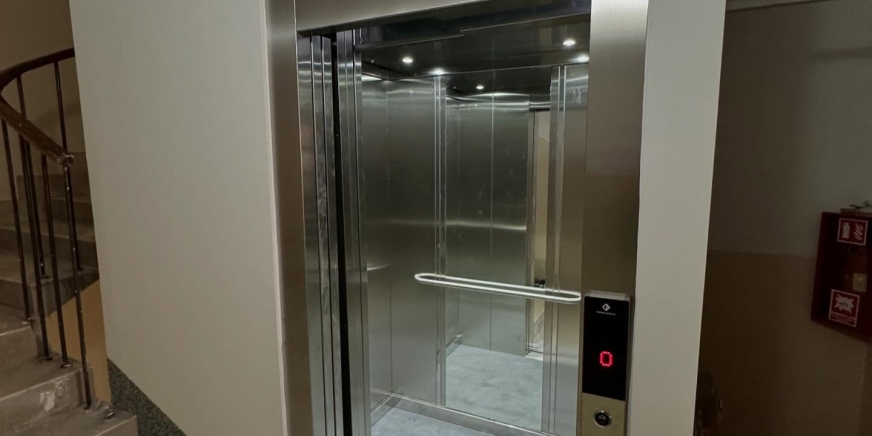 Ugradnja lifta kroz stubište stare gradnje – Tolstojeva 4, Split